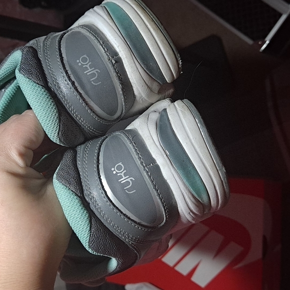 Shoes - Picture 2 of 3